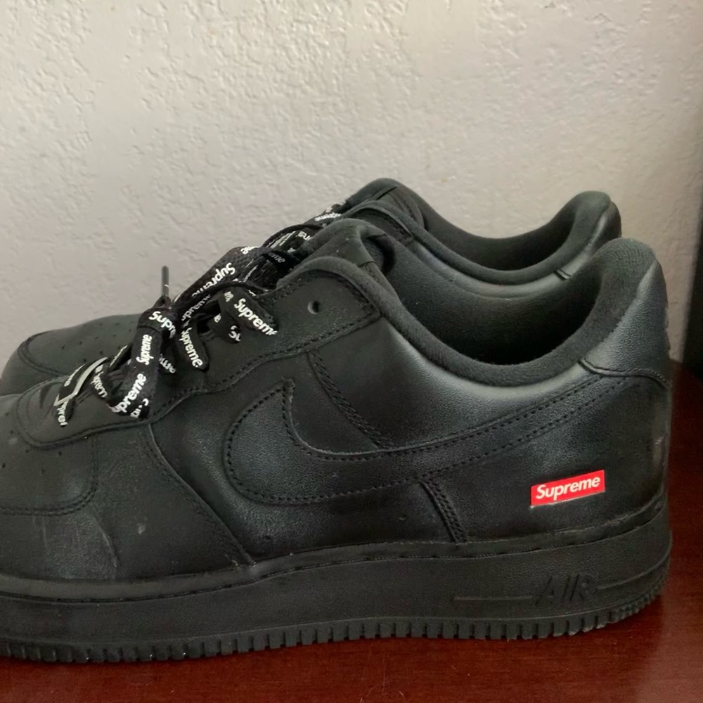 Nike Air Force 1 Supreme Black Size 11.5